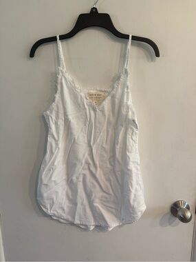 Cloth & Stone White Lace-Trim Cami Top size medium